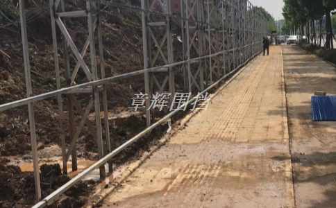 pvc圍擋的承重能力是否需要經(jīng)過(guò)測(cè)試？